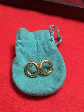 T&C Look - Classic Look - Gold Round Hoop Stud Earrings - Polished Gold